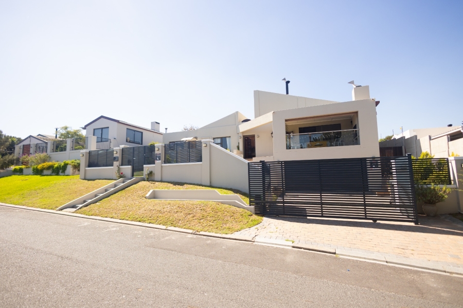 To Let 5 Bedroom Property for Rent in De Bron Western Cape